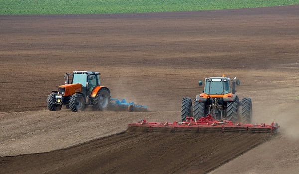 Negatywne skutki posiadania opon rolniczych w złym rozmiarze