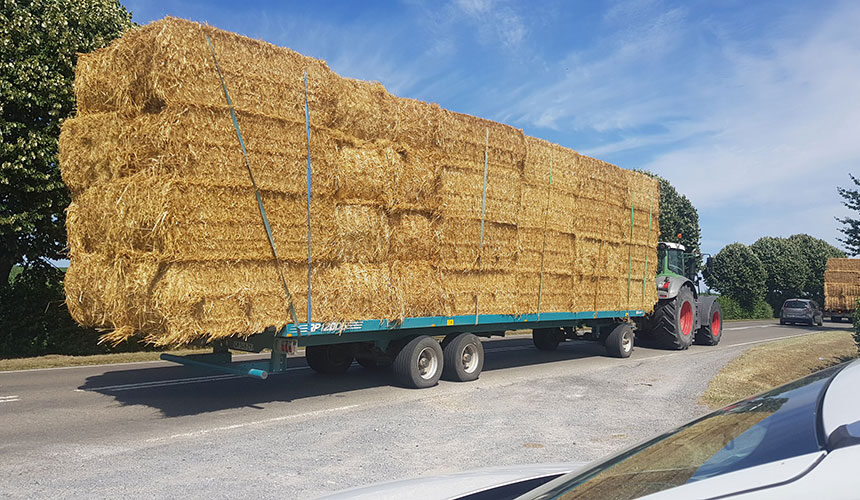 Solidne opony rolnicze odpowiednie do transportu snopków
